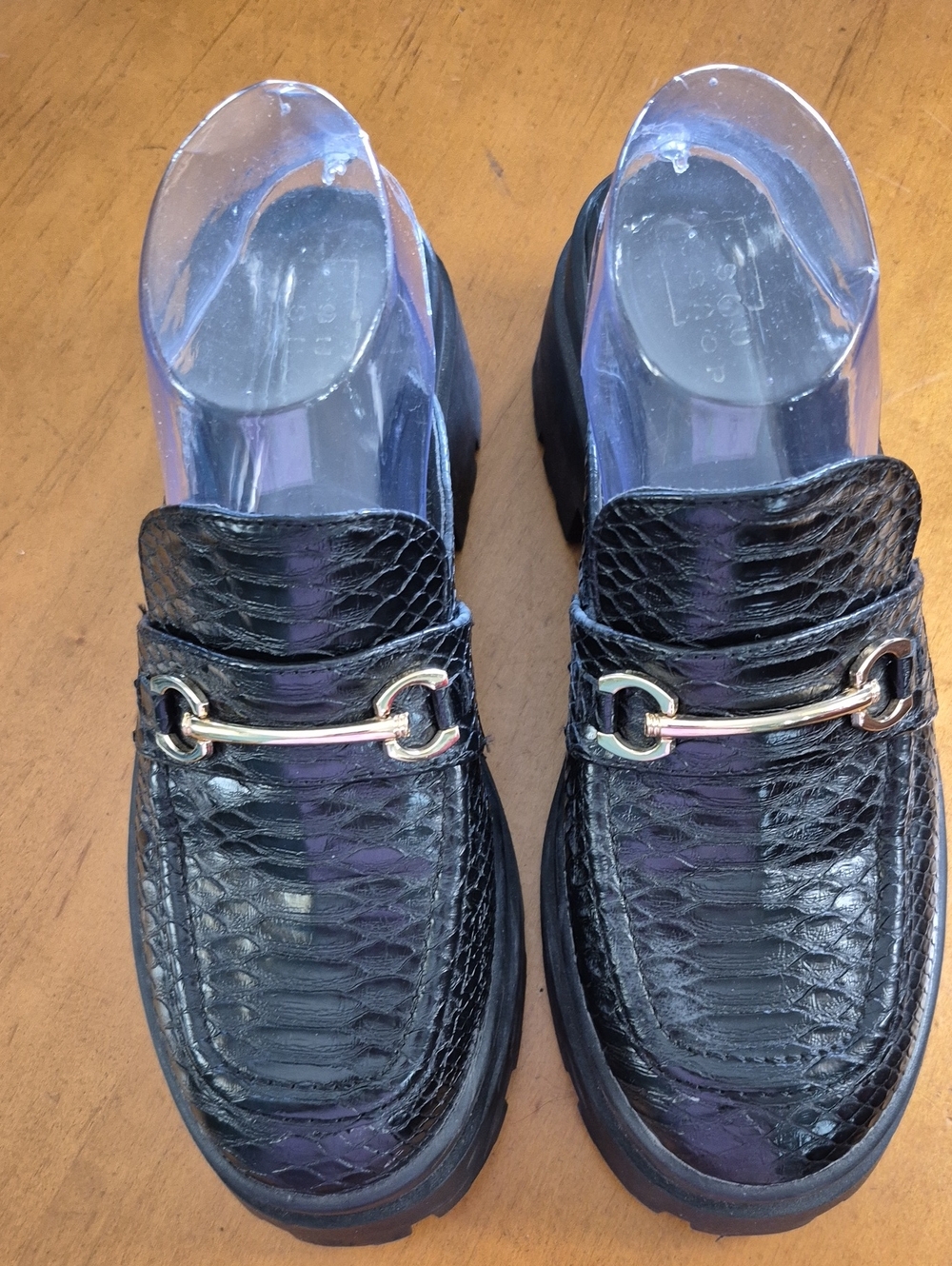 Shushop Women’s Black Chunky Snake-Texture Loafers with Gold Bit Accent. Sz 8.5